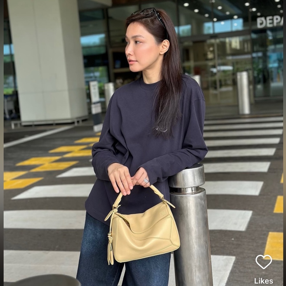 Loewe Pale Yellow Leather Shoulder Bag - Picture 13 of 16